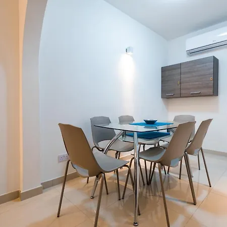 Sh6a- Qawra Prime Location 2 Bedroom Apartment
