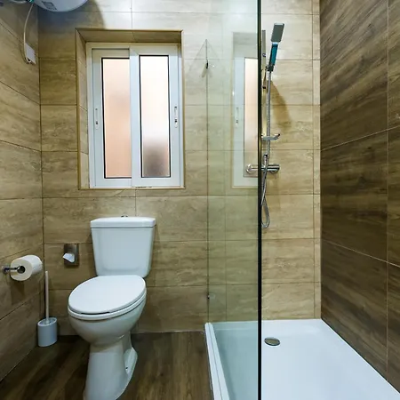 Sh6a- Qawra Prime Location 2 Bedroom Apartment *