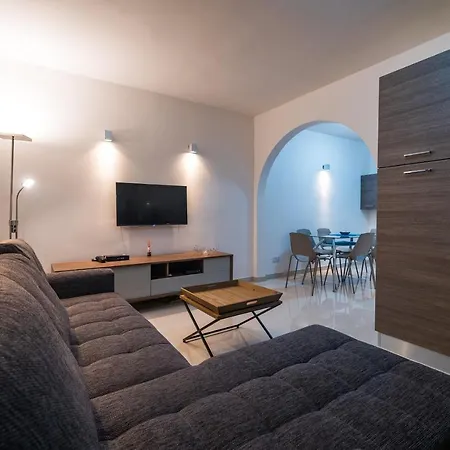 Sh6a- Qawra Prime Location 2 Bedroom St. Paul's Bay