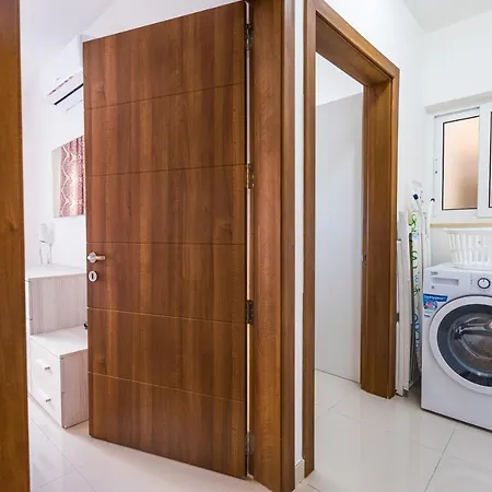 Sh6a- Qawra Prime Location 2 Bedroom St. Paul's Bay